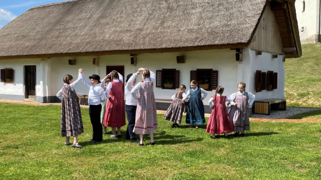 Pozdrav pomladi - Otroška folklorna skupina Cirkulane